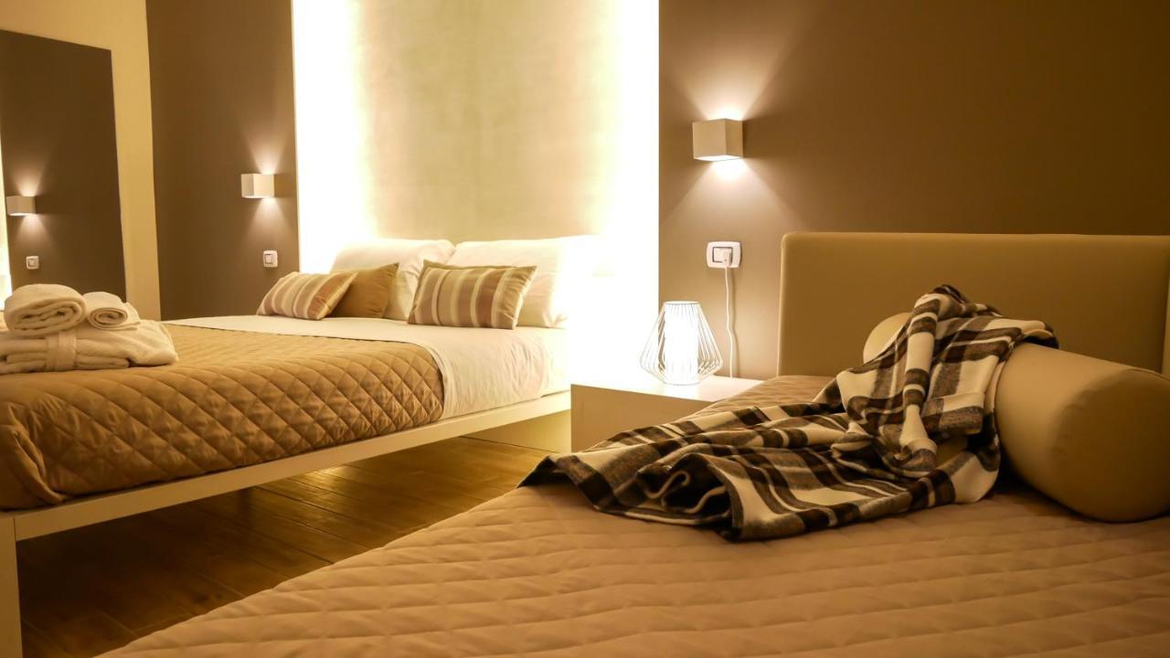 La Banchina Holiday Rooms Trani Exteriör bild