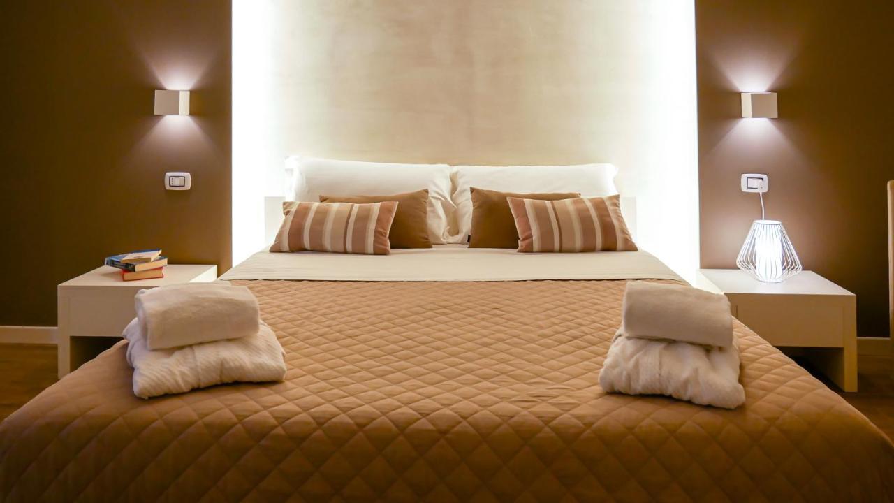 La Banchina Holiday Rooms Trani Exteriör bild