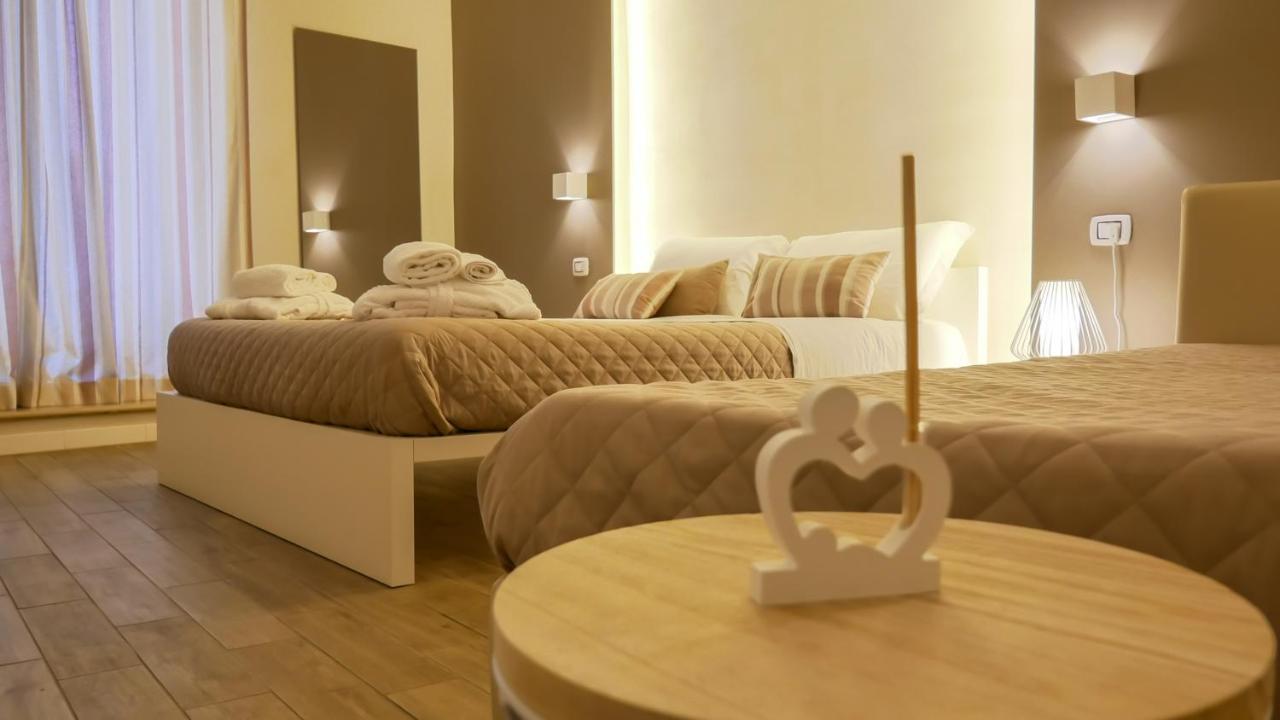 La Banchina Holiday Rooms Trani Exteriör bild