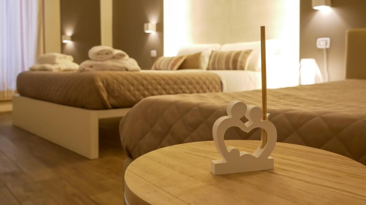 La Banchina Holiday Rooms Trani Exteriör bild