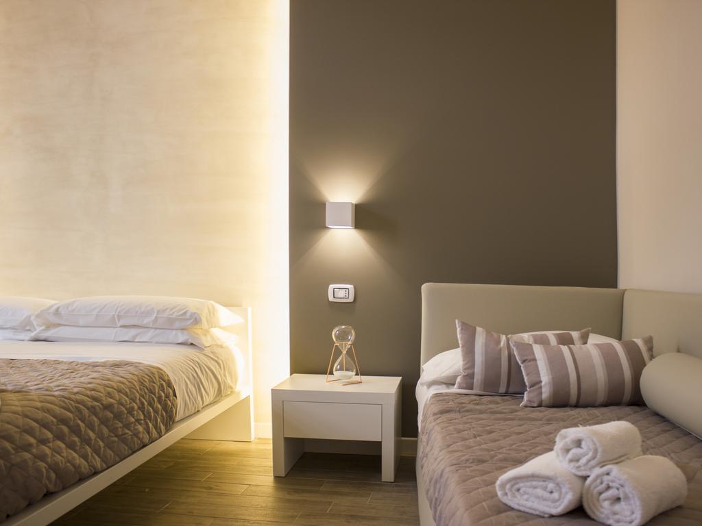 La Banchina Holiday Rooms Trani Exteriör bild
