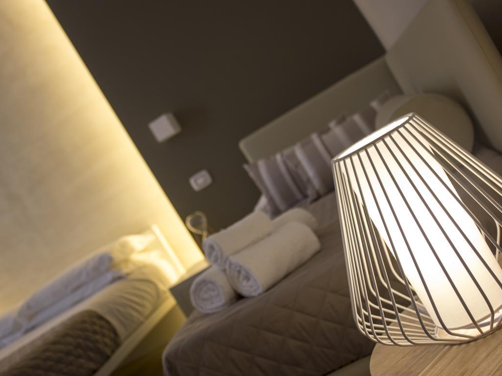 La Banchina Holiday Rooms Trani Exteriör bild