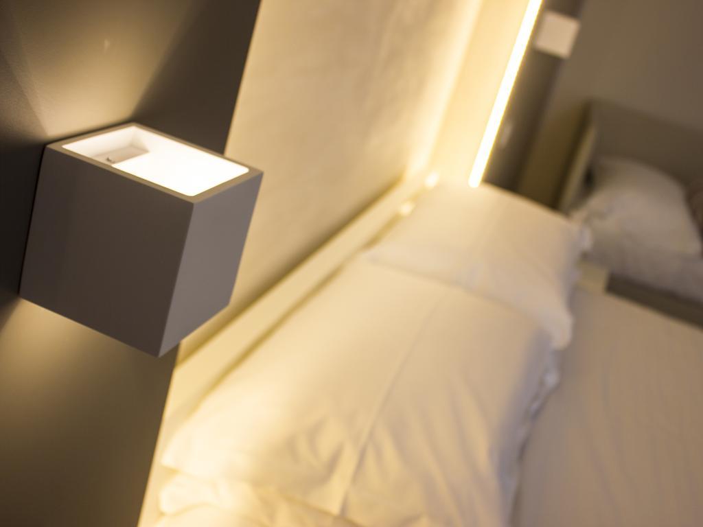 La Banchina Holiday Rooms Trani Exteriör bild