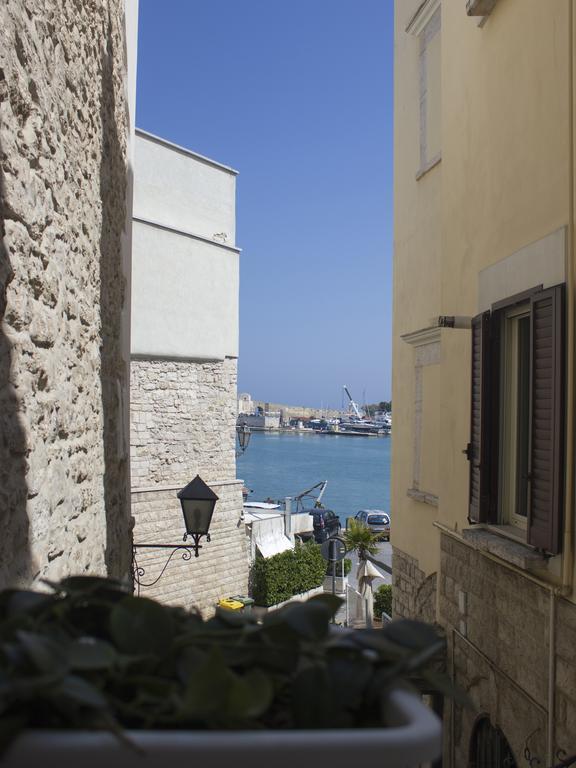 La Banchina Holiday Rooms Trani Exteriör bild