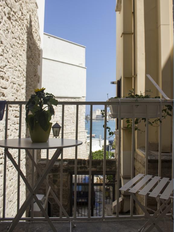 La Banchina Holiday Rooms Trani Exteriör bild