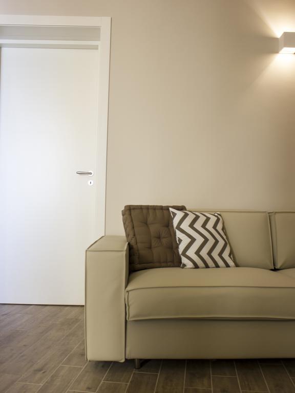 La Banchina Holiday Rooms Trani Exteriör bild