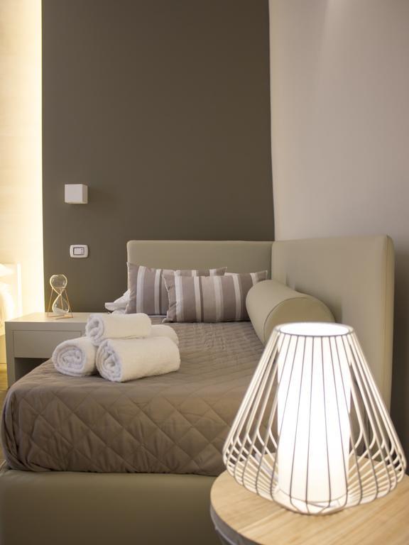 La Banchina Holiday Rooms Trani Exteriör bild