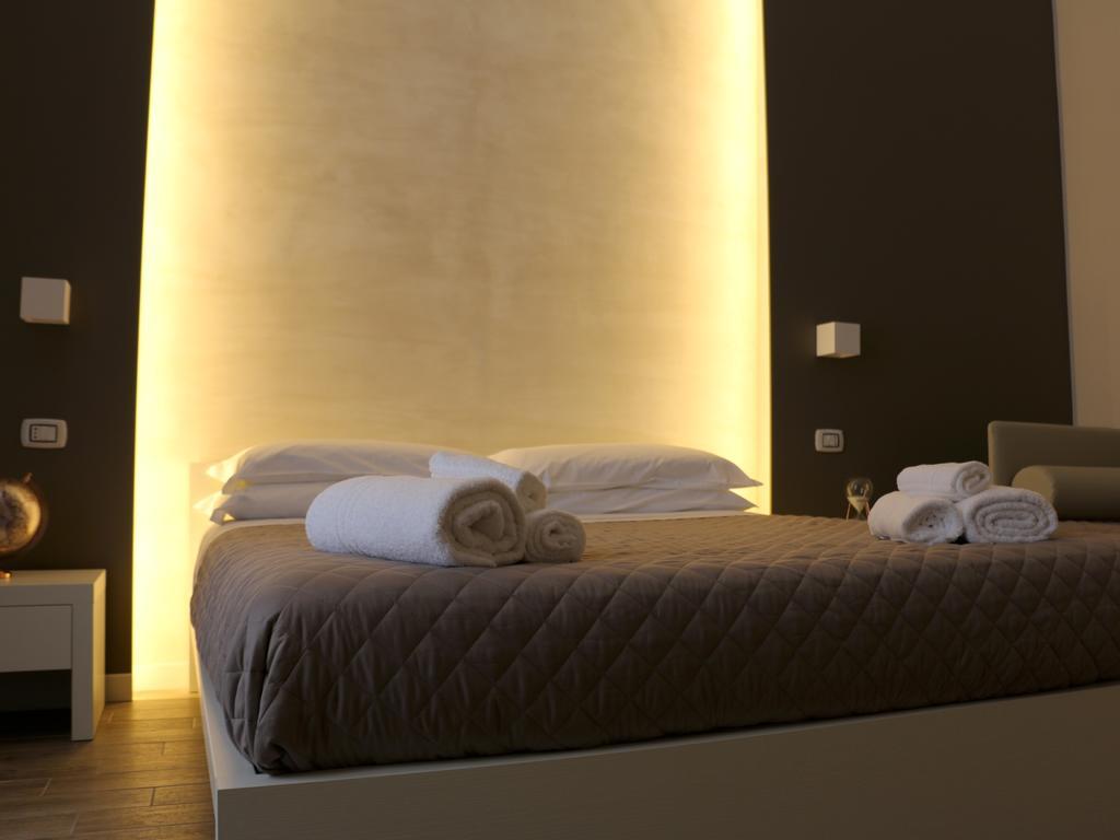 La Banchina Holiday Rooms Trani Exteriör bild