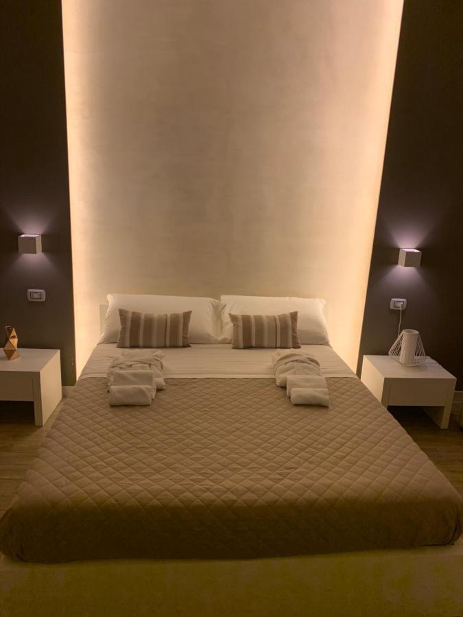 La Banchina Holiday Rooms Trani Exteriör bild