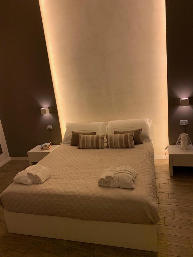 La Banchina Holiday Rooms Trani Exteriör bild