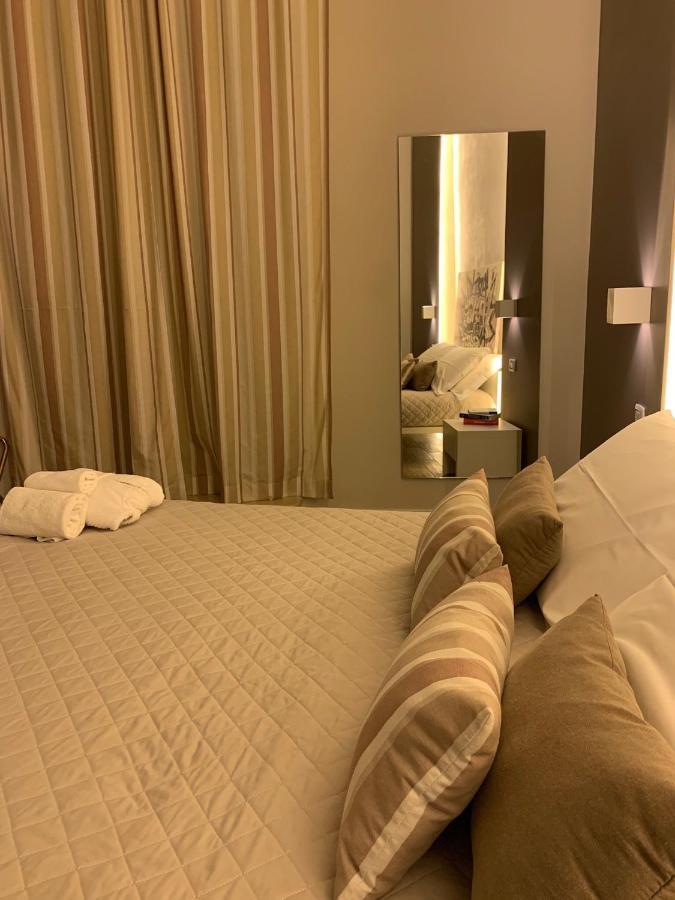 La Banchina Holiday Rooms Trani Exteriör bild